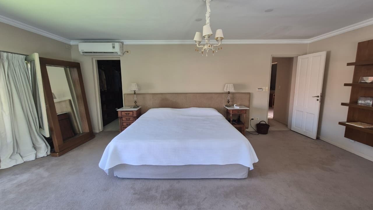 House for Sale - Large 3,000 m² Lot in Pacheco - Financing Available