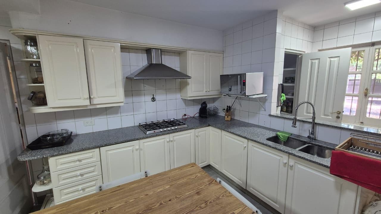 House for Sale - Large 3,000 m² Lot in Pacheco - Financing Available