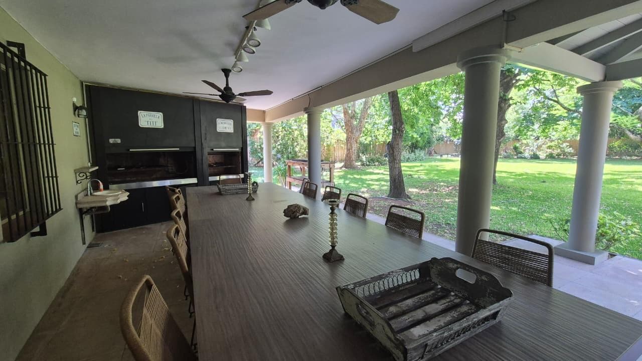 House for Sale - Large 3,000 m² Lot in Pacheco - Financing Available