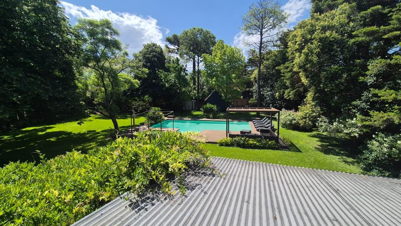 House for Sale - Large 3,000 m² Lot in Pacheco - Financing Available