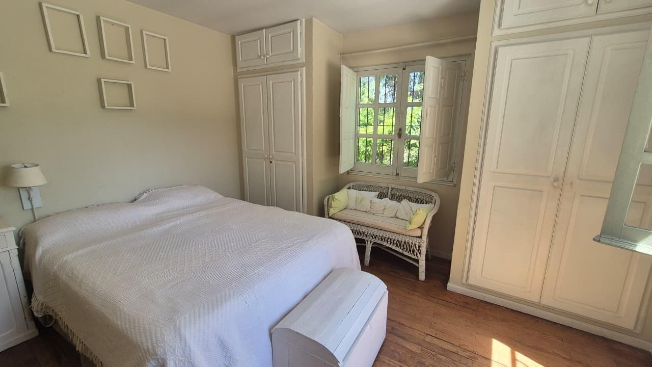 House for Sale - Large 3,000 m² Lot in Pacheco - Financing Available