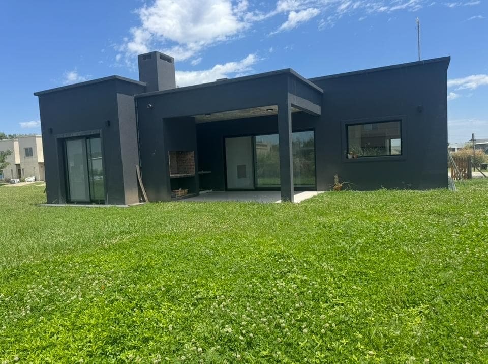 4-room house in Santa Isabel