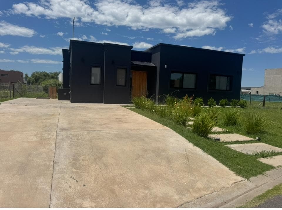 4-room house in Santa Isabel