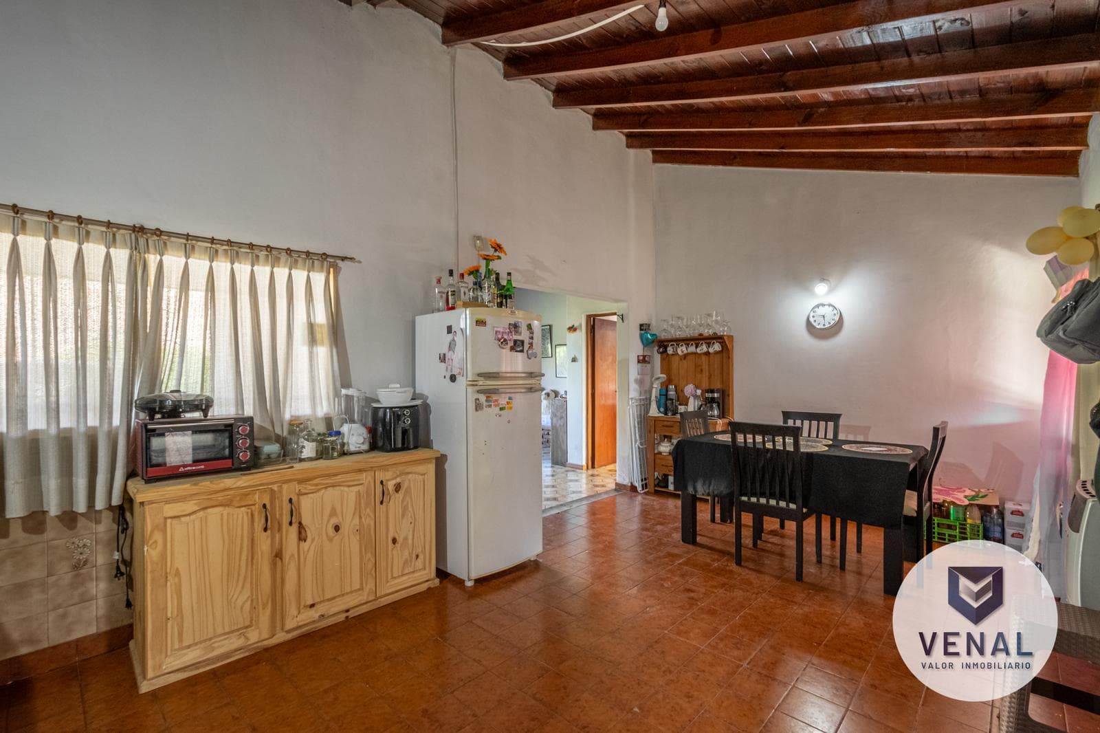 House for sale in Garín: 3 rooms, 2 bedrooms, bright, 630 m² lot, 300 meters from the Pan-American Highway.