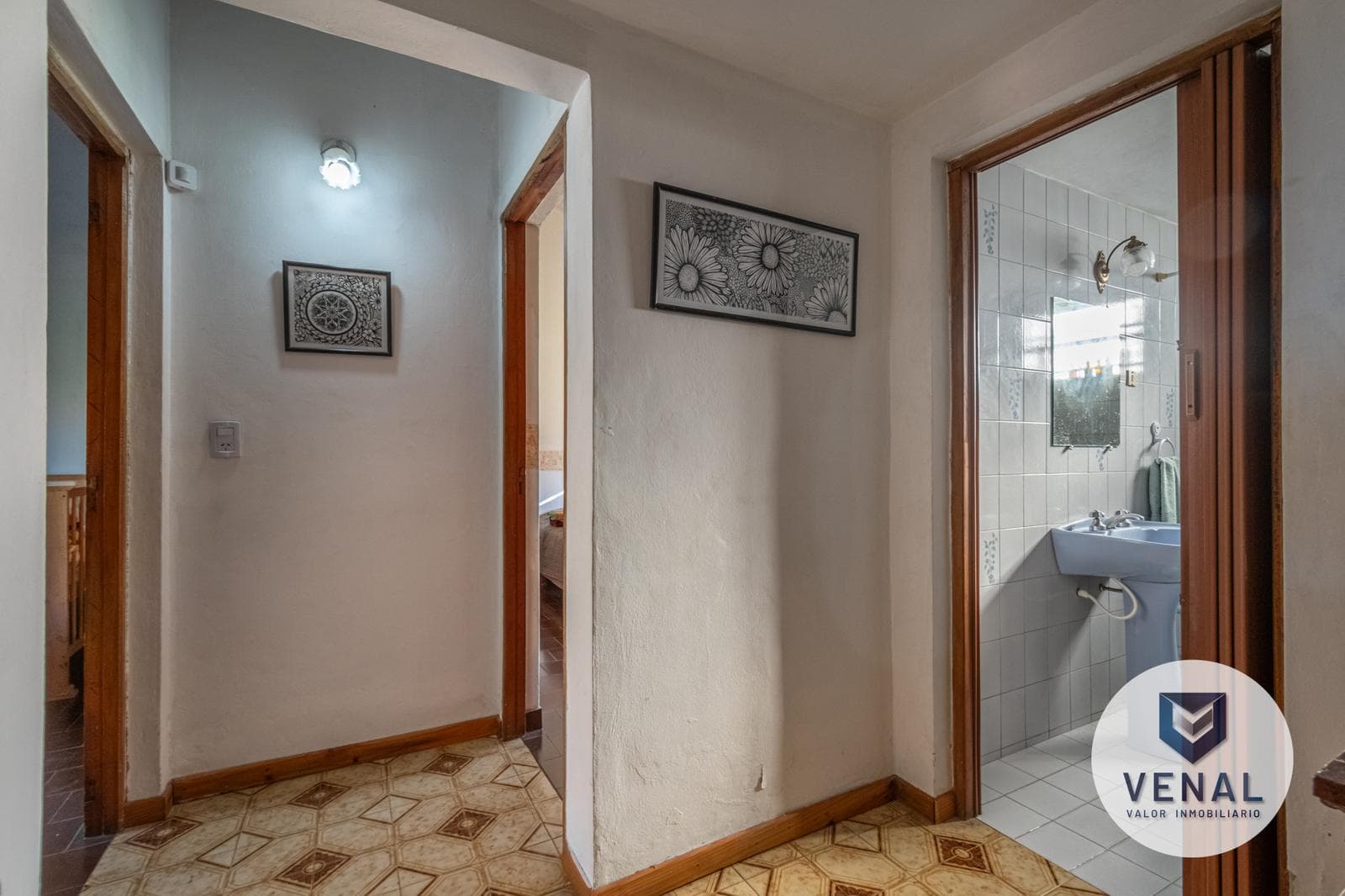 House for sale in Garín: 3 rooms, 2 bedrooms, bright, 630 m² lot, 300 meters from the Pan-American Highway.