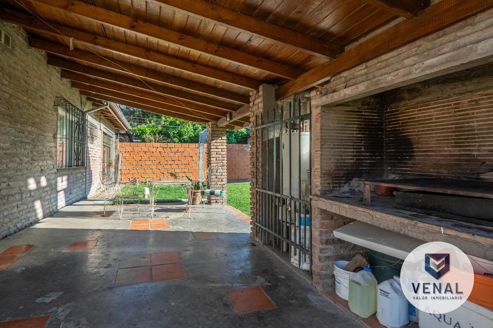 House for sale in Garín: 3 rooms, 2 bedrooms, bright, 630 m² lot, 300 meters from the Pan-American Highway.