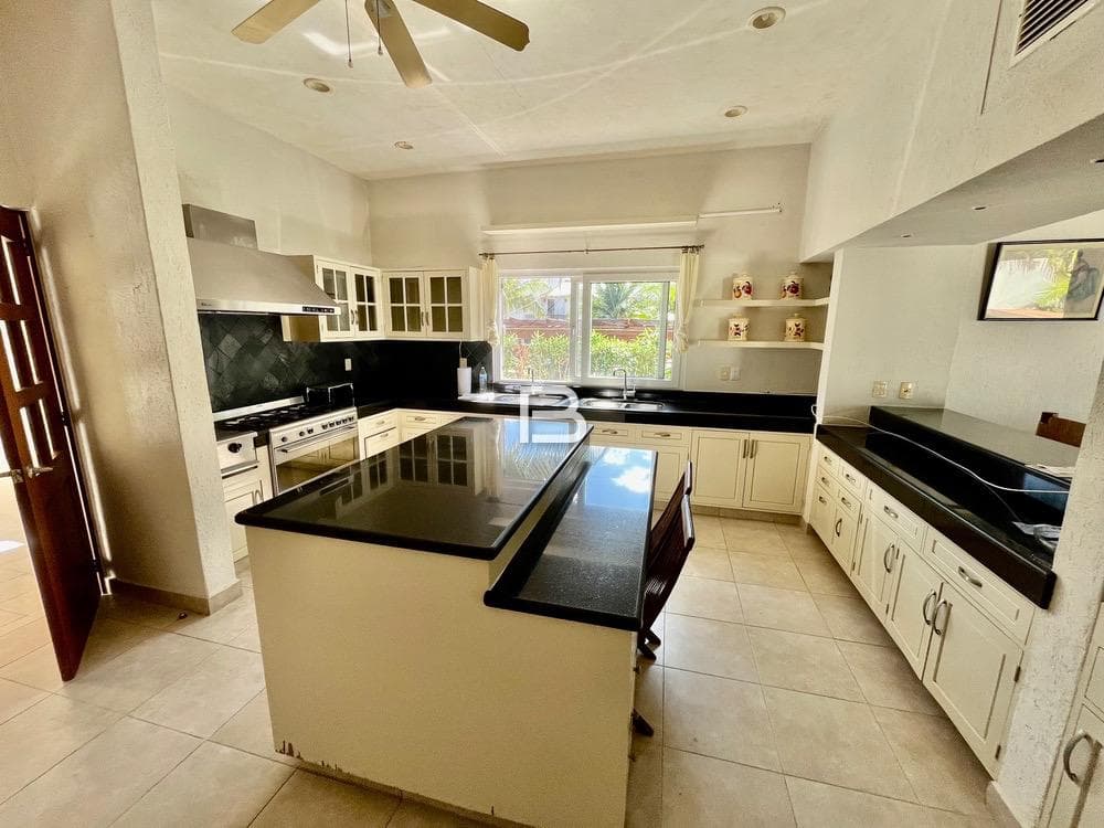 Furnished House for Rent with a Dock in Isla Dorada
