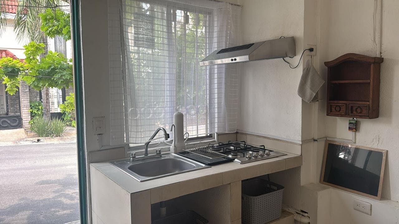 HOUSE FOR SALE IN JARDINES DE SAN JERONIMO