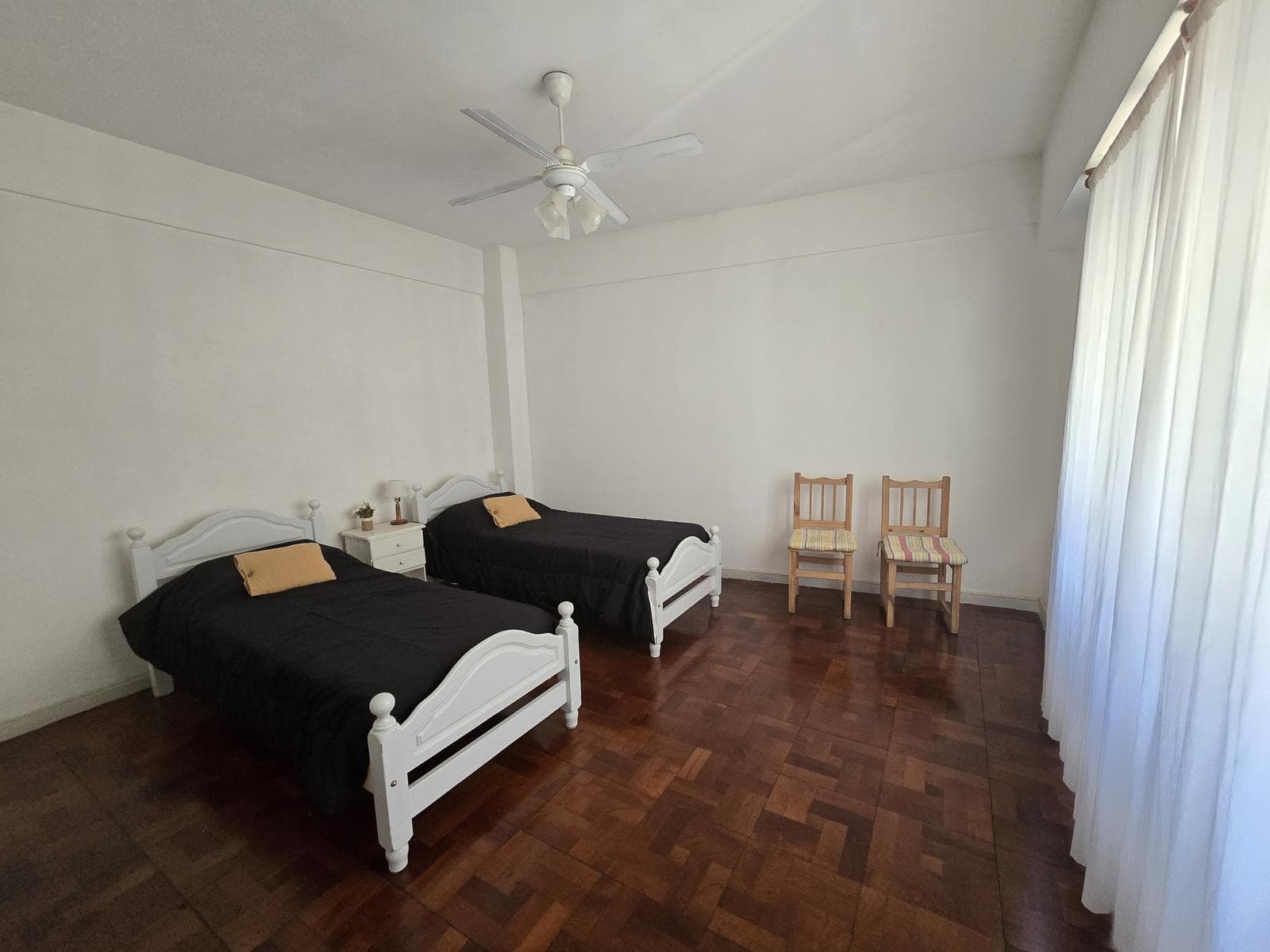 Spacious 3-room apartment facing the rear in Cañitas