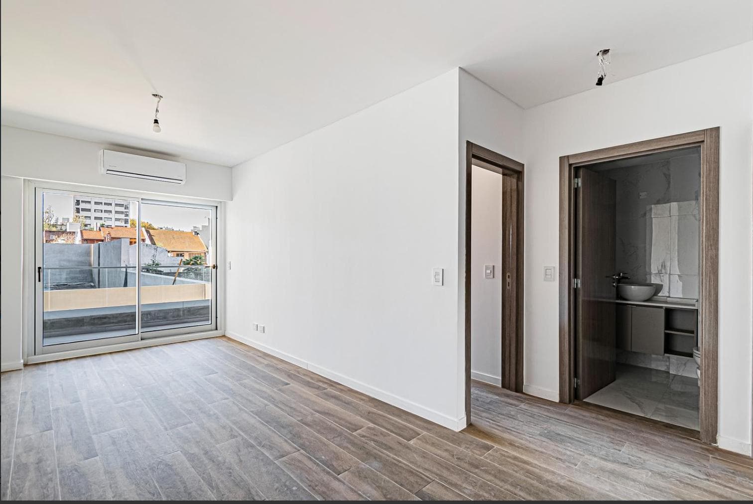 Brand-New 3-Room Apartment with Amenities and Low Maintenance Fees in Núñez