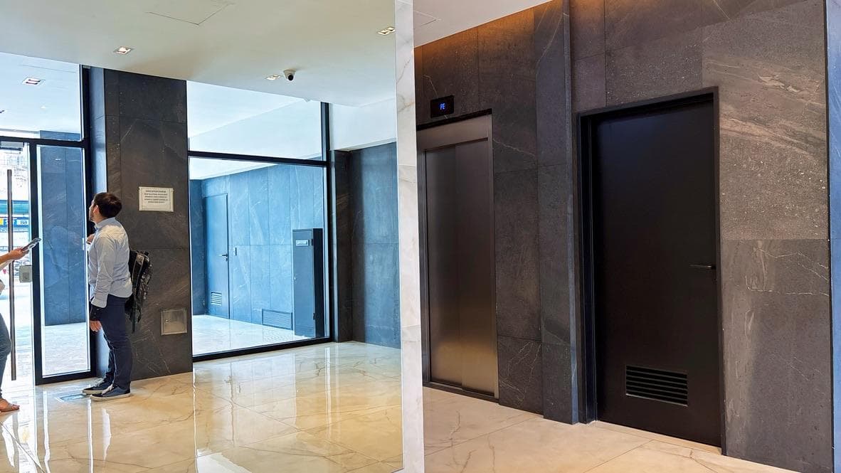 Brand-New 3-Room Apartment with Amenities and Low Maintenance Fees in Núñez
