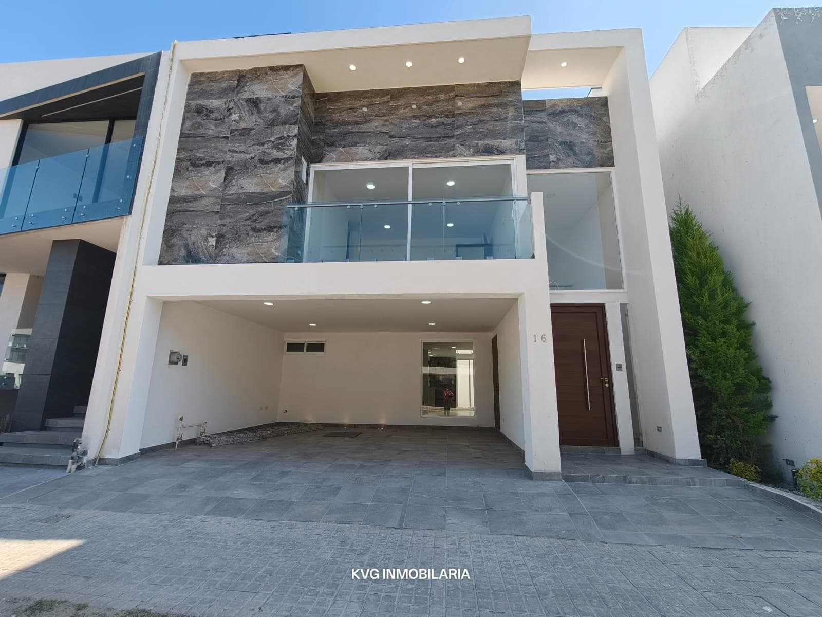 House for sale, 3 bedrooms, rooftop, double-height living room, garden, Lomas de Angelópolis III, Puebla