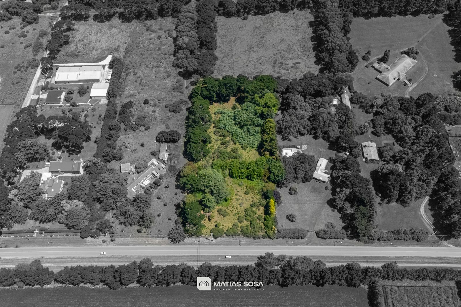 For Sale - 11,400 m² Lot - 75 m of frontage on the main access road to Sierra de los Padres