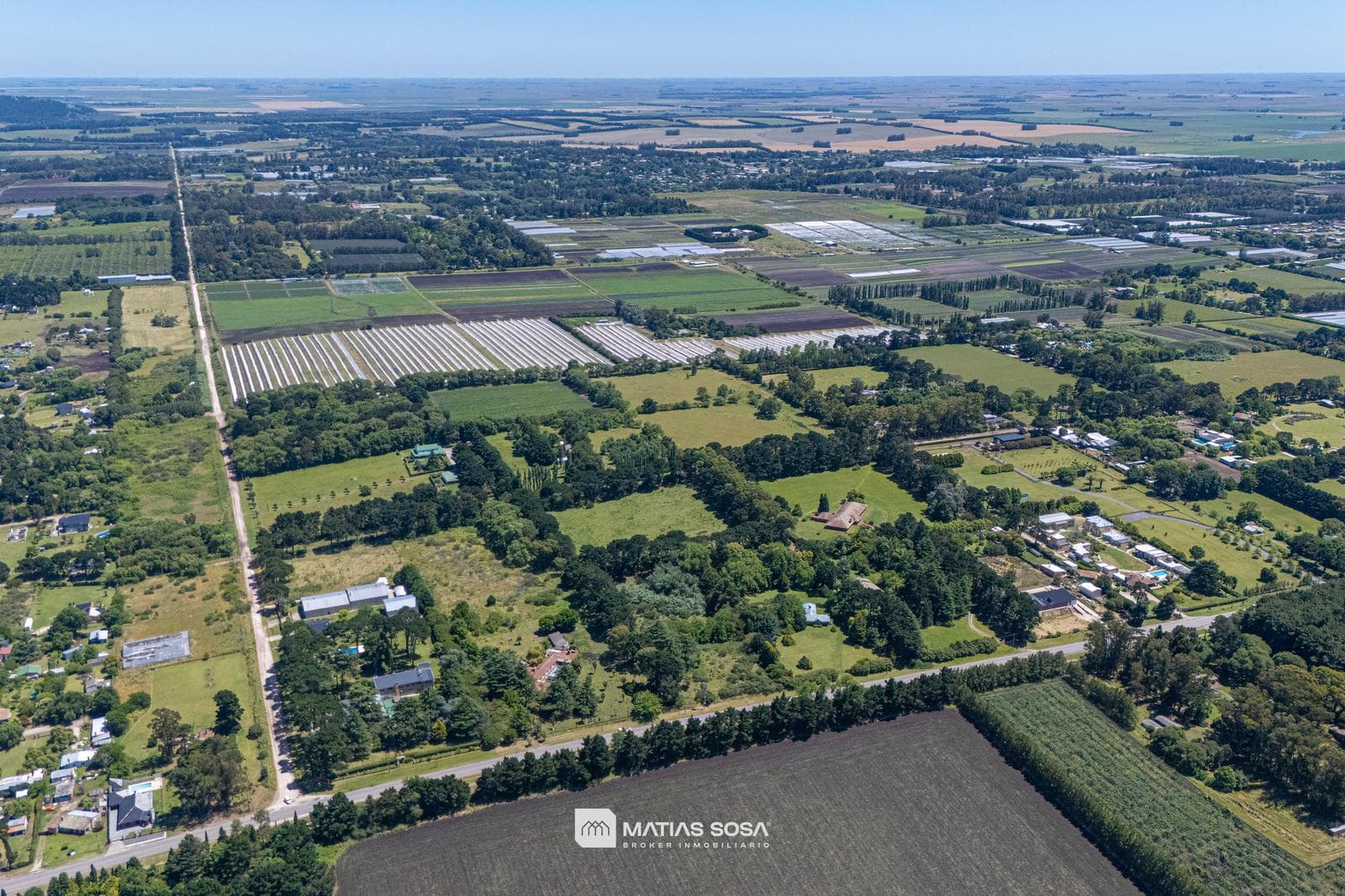 For Sale - 11,400 m² Lot - 75 m of frontage on the main access road to Sierra de los Padres