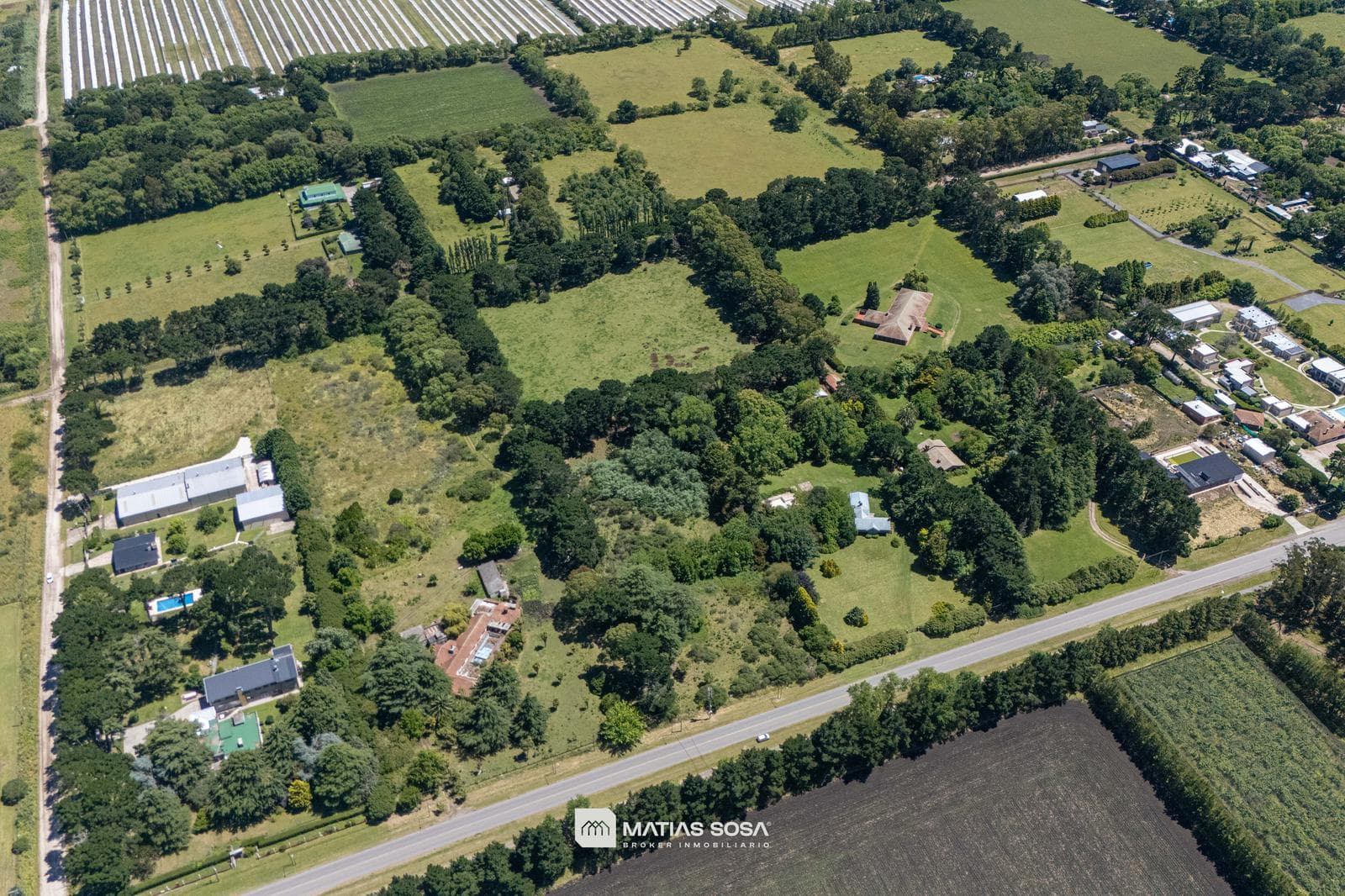For Sale - 11,400 m² Lot - 75 m of frontage on the main access road to Sierra de los Padres