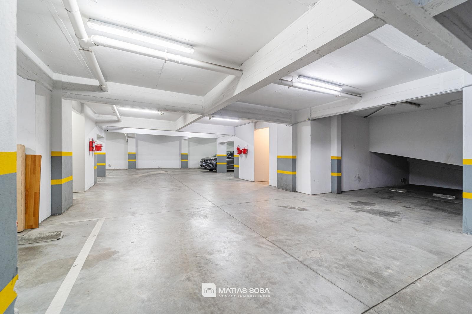 Venta - Semipiso 4 Ambientes Premium - 3 Cocheras 2 Bauleras - Zona Güemes