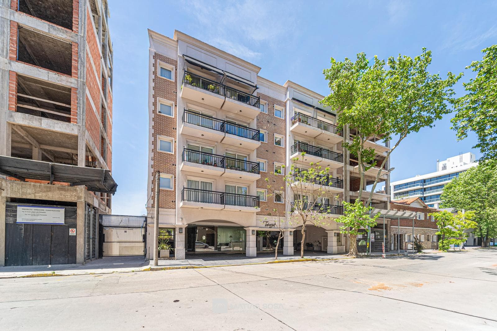 Venta - Semipiso 4 Ambientes Premium - 3 Cocheras 2 Bauleras - Zona Güemes
