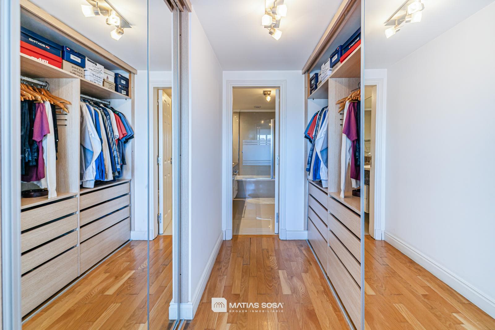 Venta - Semipiso 4 Ambientes Premium - 3 Cocheras 2 Bauleras - Zona Güemes
