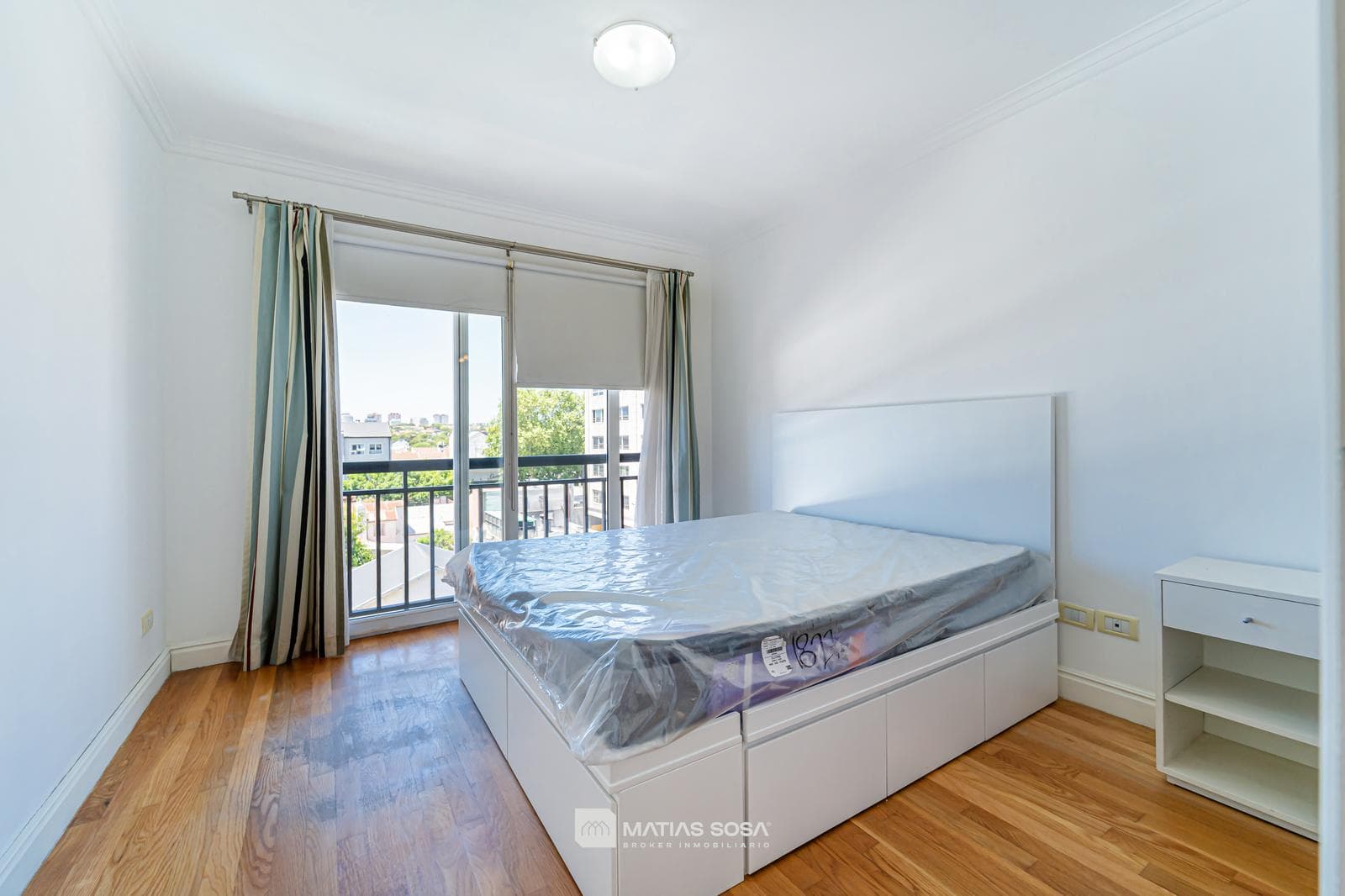 Venta - Semipiso 4 Ambientes Premium - 3 Cocheras 2 Bauleras - Zona Güemes