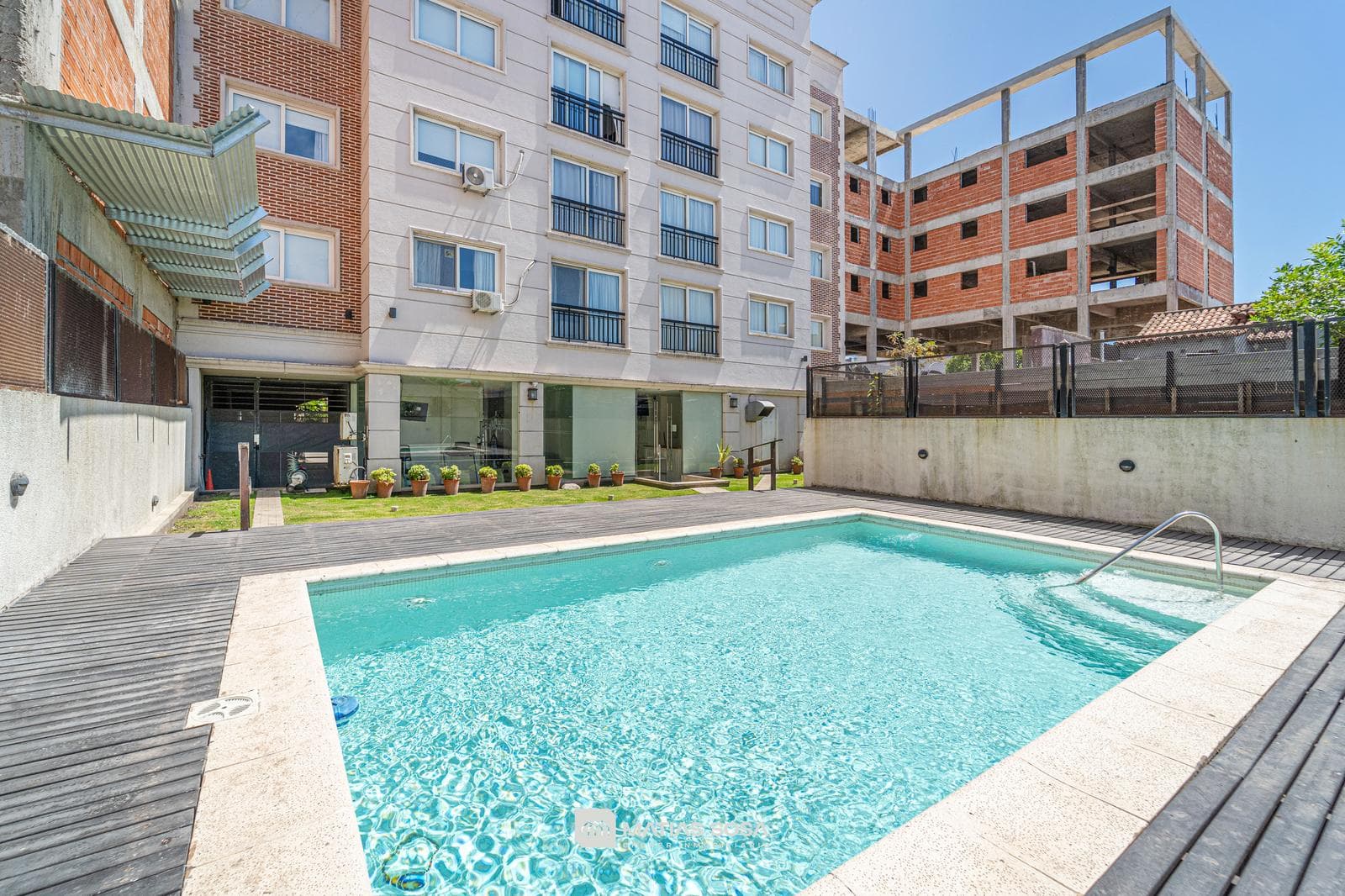 Venta - Semipiso 4 Ambientes Premium - 3 Cocheras 2 Bauleras - Zona Güemes