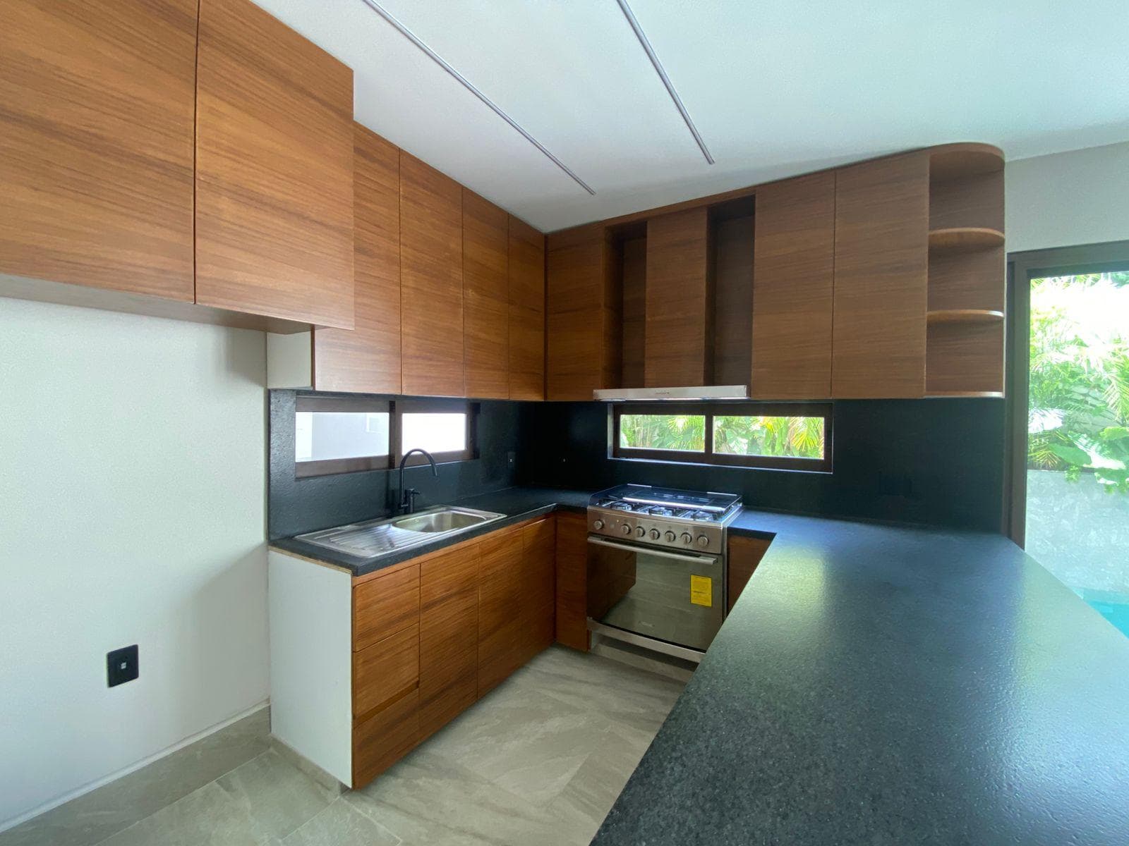 House for Sale, 4 Bedrooms, NEW, Pool, Rio Residencial, Av. Chacmool, Cancún
