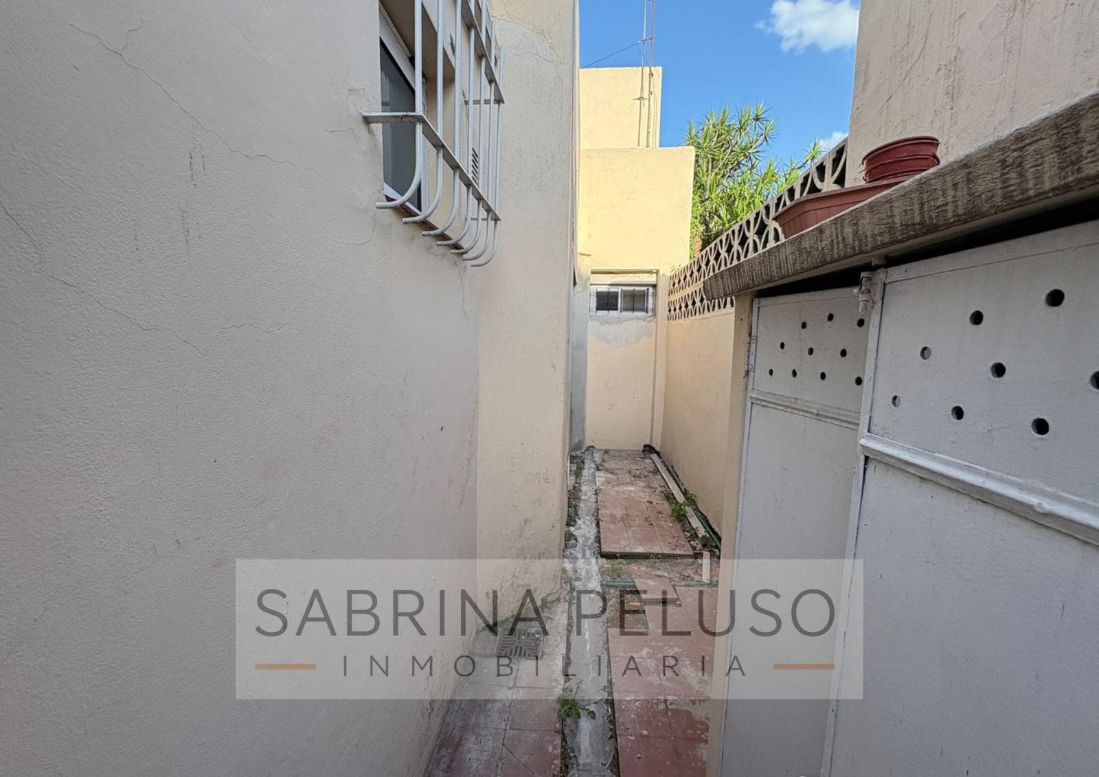 Casa en Ph 3 ambientes en VENTA a refaccionar en Haedo Norte