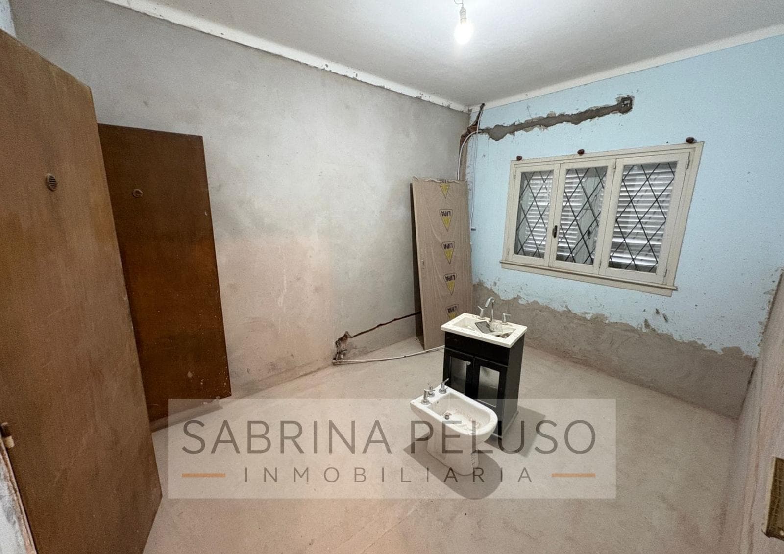 Casa en Ph 3 ambientes en VENTA a refaccionar en Haedo Norte