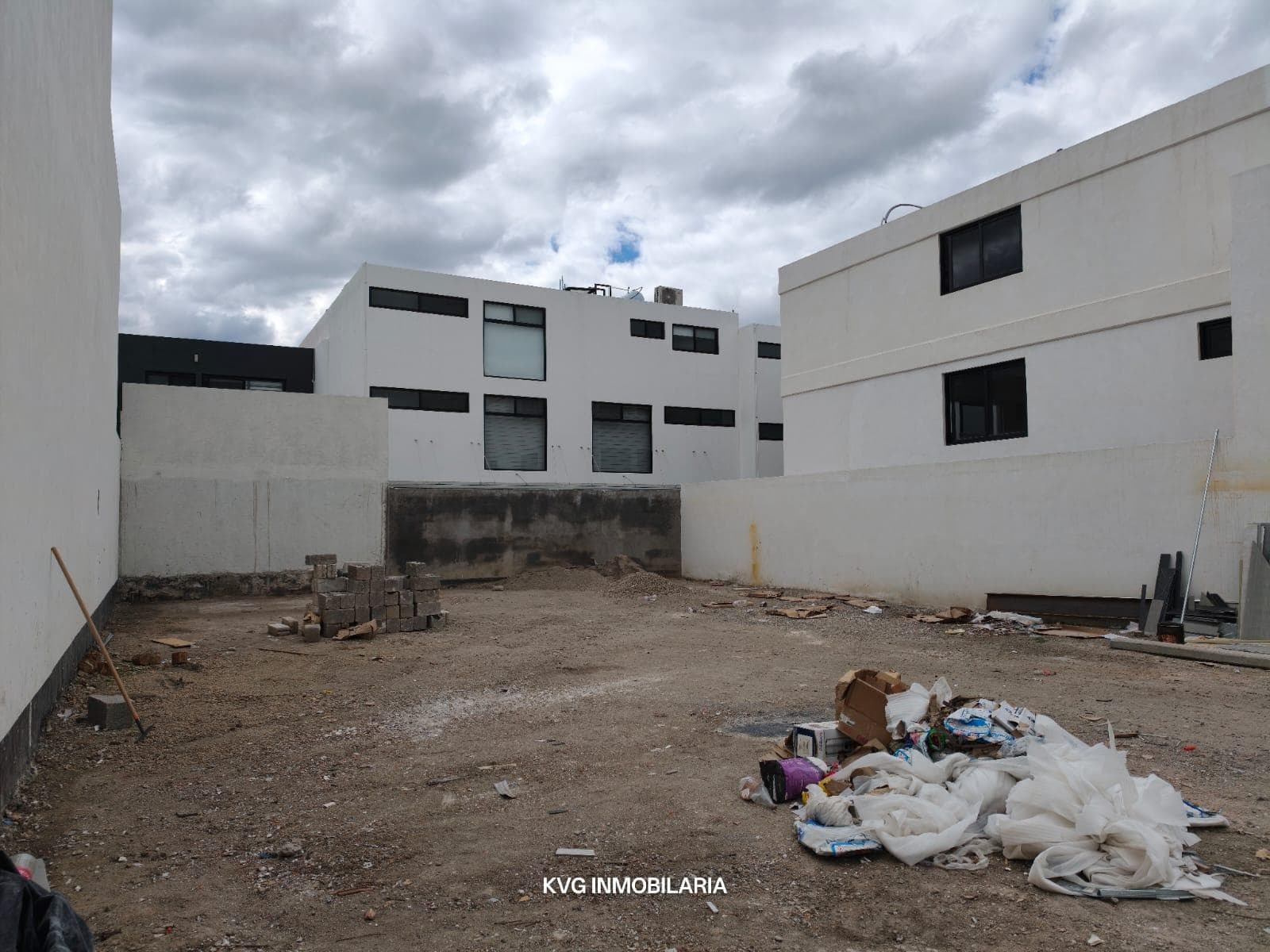Land for sale, 300.06 m² of flat land, facing green spaces, Cascatta, Lomas de Angelópolis