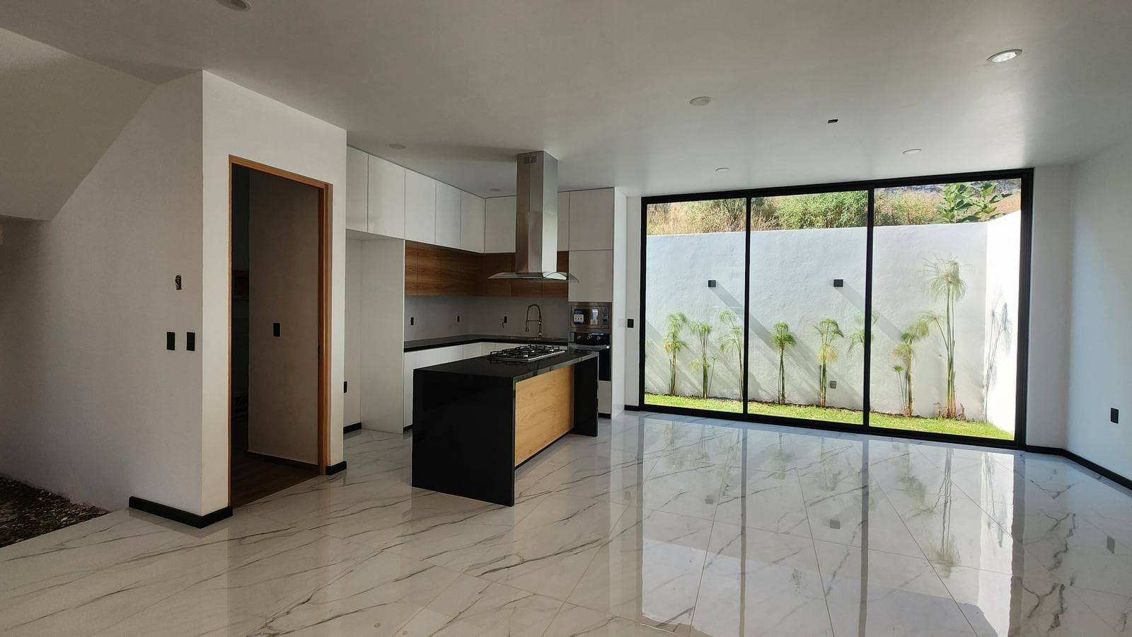 Casa en venta en Fraccionamiento privado con Casa Club