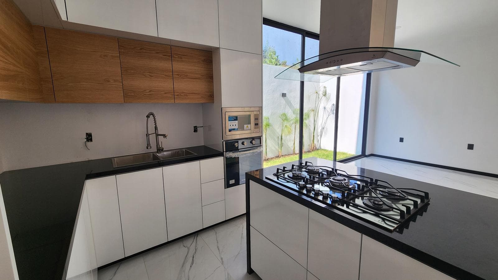 Casa en venta en Fraccionamiento privado con Casa Club