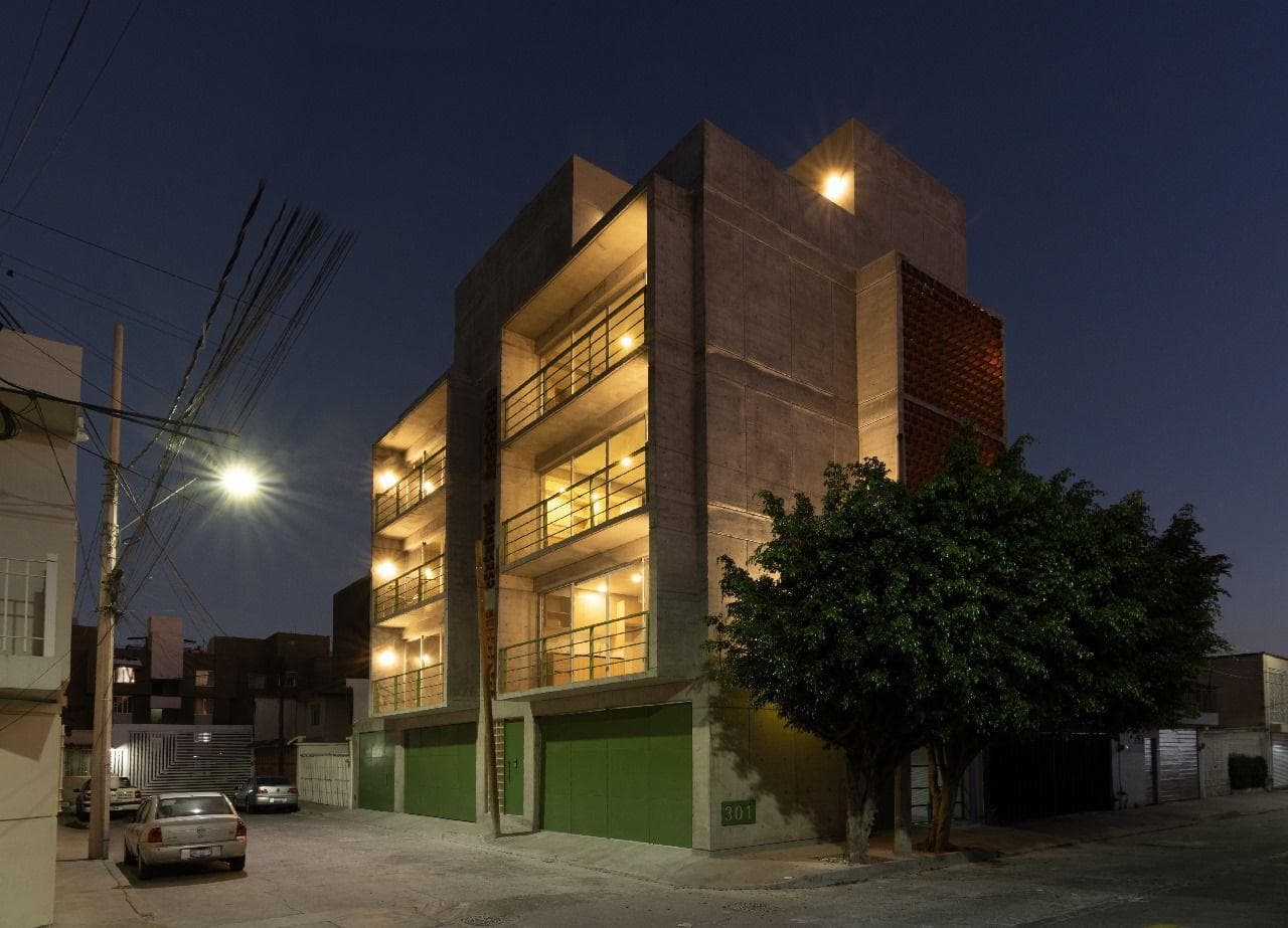 PENTHOUSE DE DOS NIVELES EN CALLE SAN SEBASTIAN EN LA MARTINICA