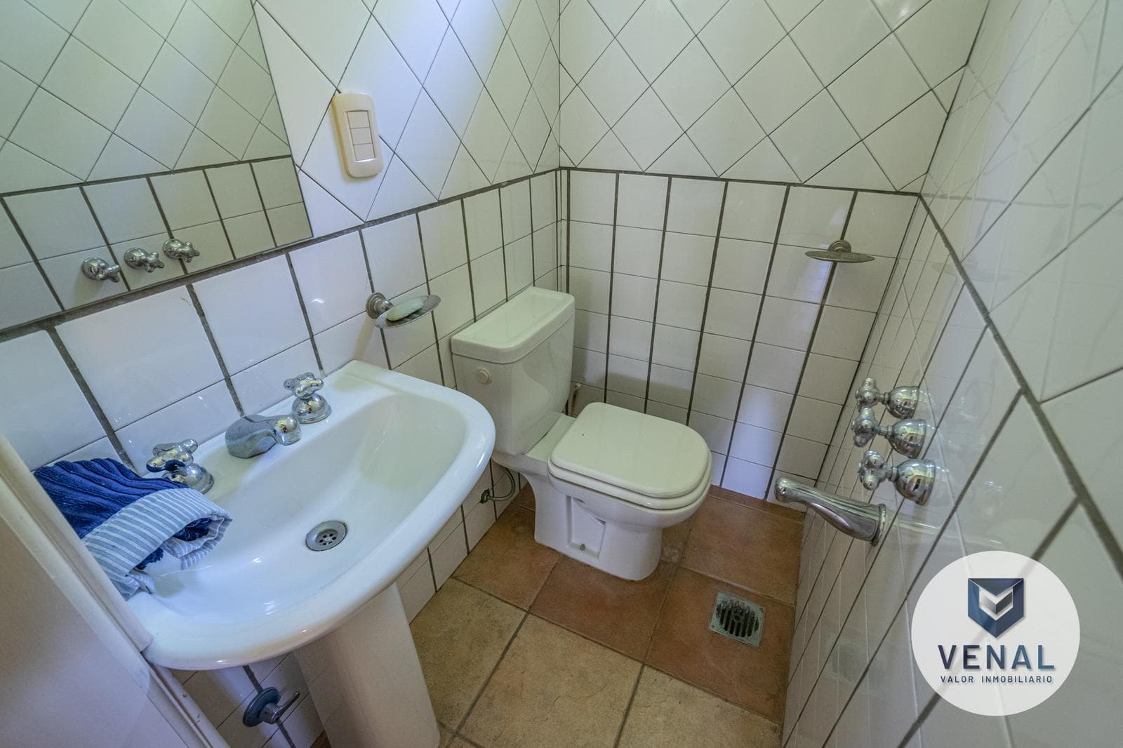 Country house for sale in Colonia de Chacras - Los Cardales, 6 km², 6 rooms, pool, barbecue area, and guest quarters