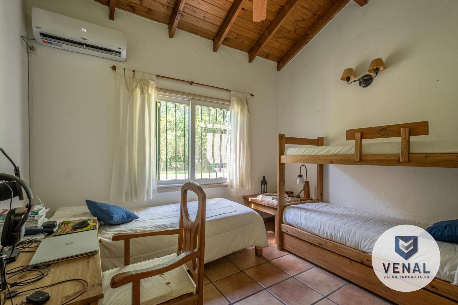 Country house for sale in Colonia de Chacras - Los Cardales, 6 km², 6 rooms, pool, barbecue area, and guest quarters