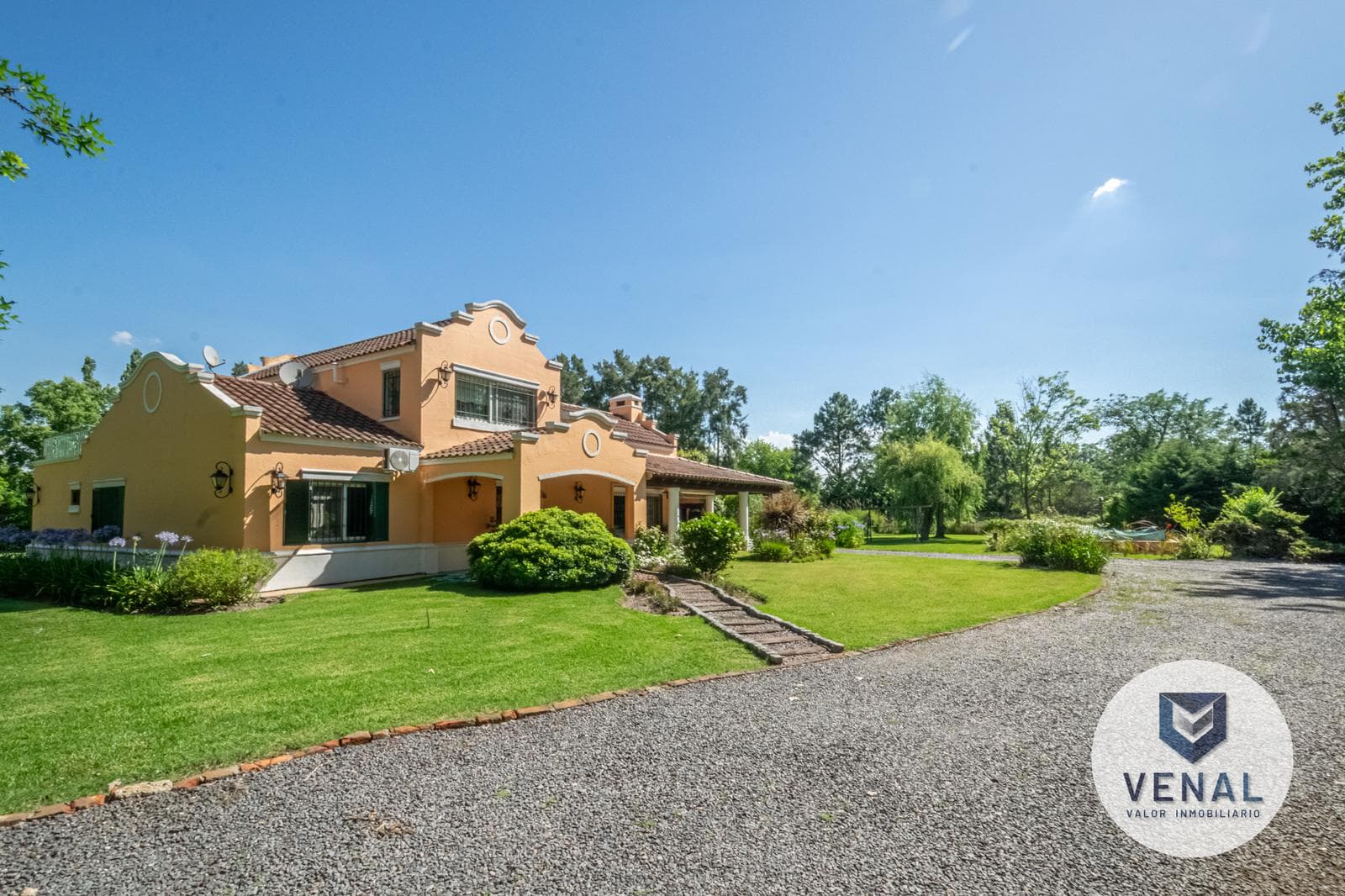 Country house for sale in Colonia de Chacras - Los Cardales, 6 km², 6 rooms, pool, barbecue area, and guest quarters