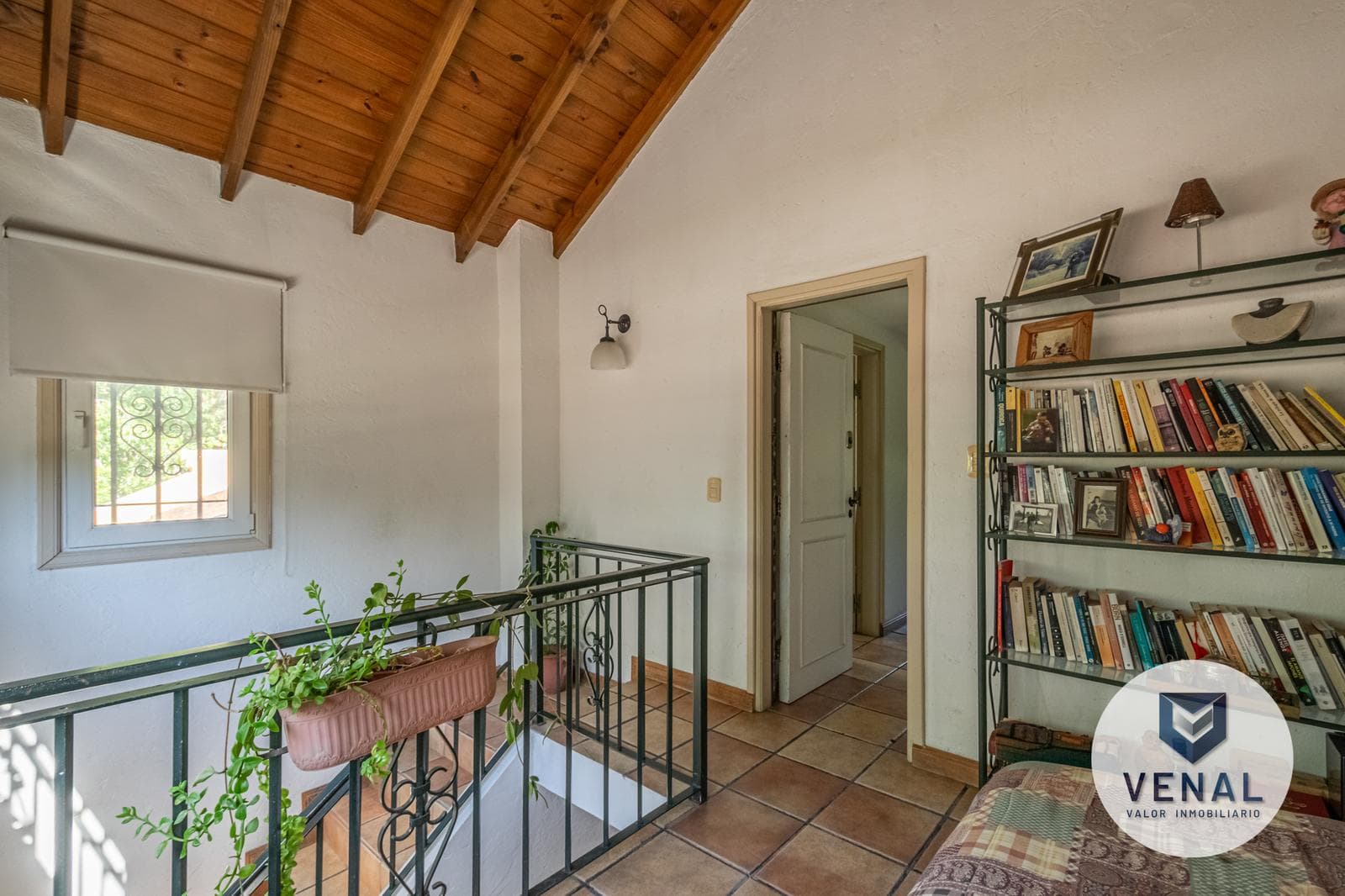 Country house for sale in Colonia de Chacras - Los Cardales, 6 km², 6 rooms, pool, barbecue area, and guest quarters