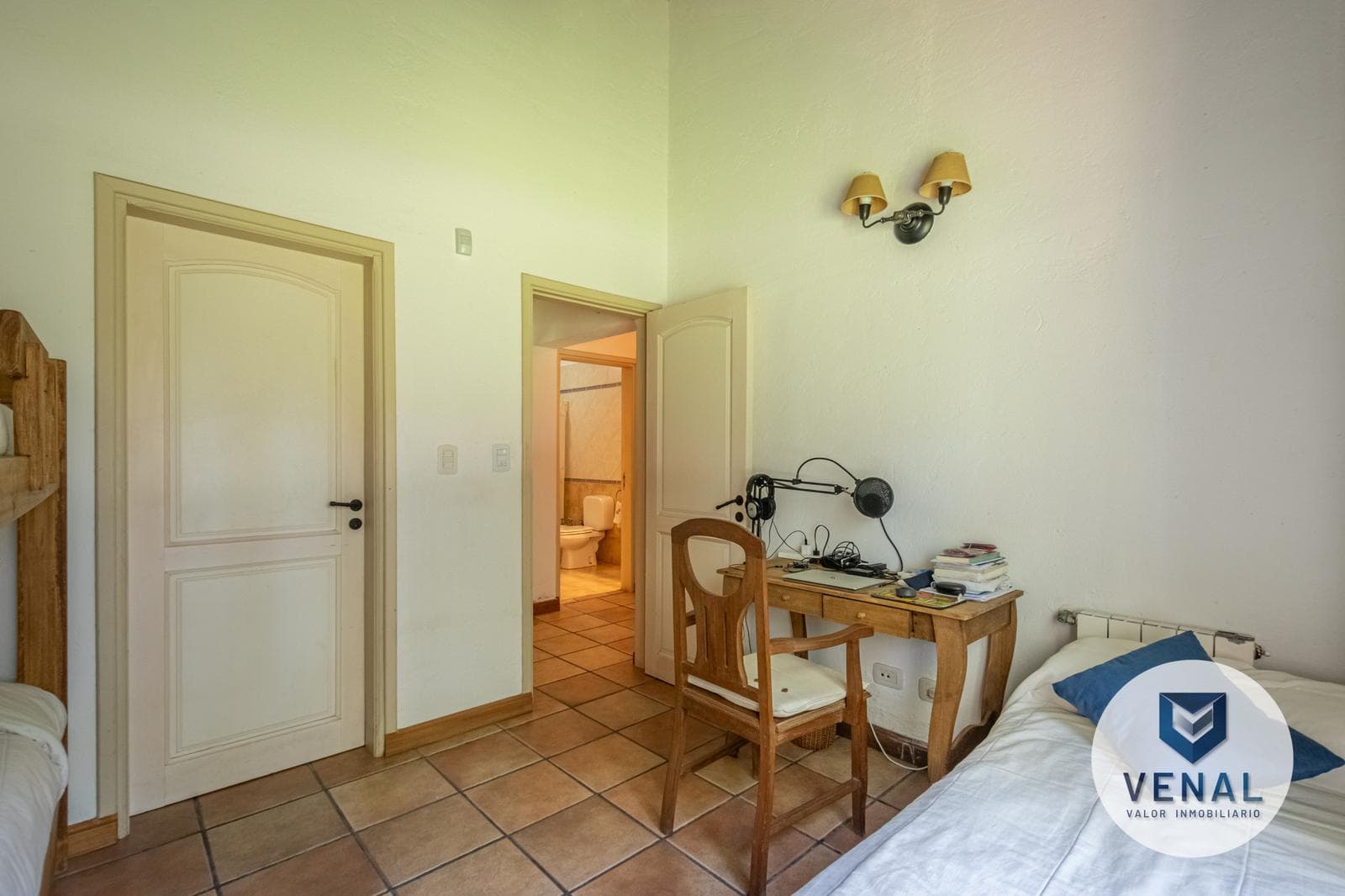 Country house for sale in Colonia de Chacras - Los Cardales, 6 km², 6 rooms, pool, barbecue area, and guest quarters
