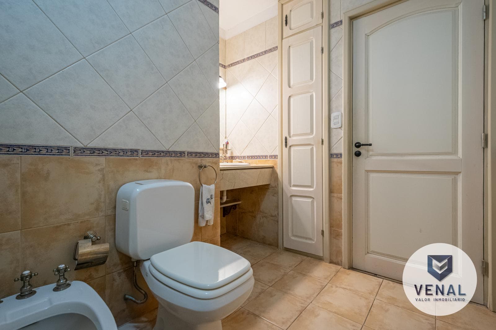 Country house for sale in Colonia de Chacras - Los Cardales, 6 km², 6 rooms, pool, barbecue area, and guest quarters