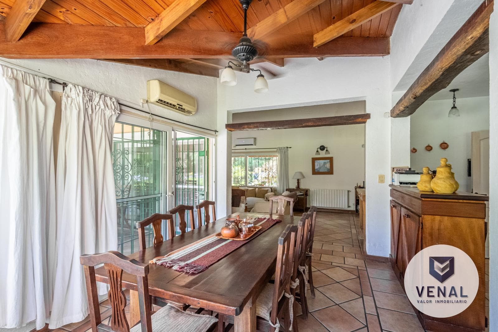 Country house for sale in Colonia de Chacras - Los Cardales, 6 km², 6 rooms, pool, barbecue area, and guest quarters