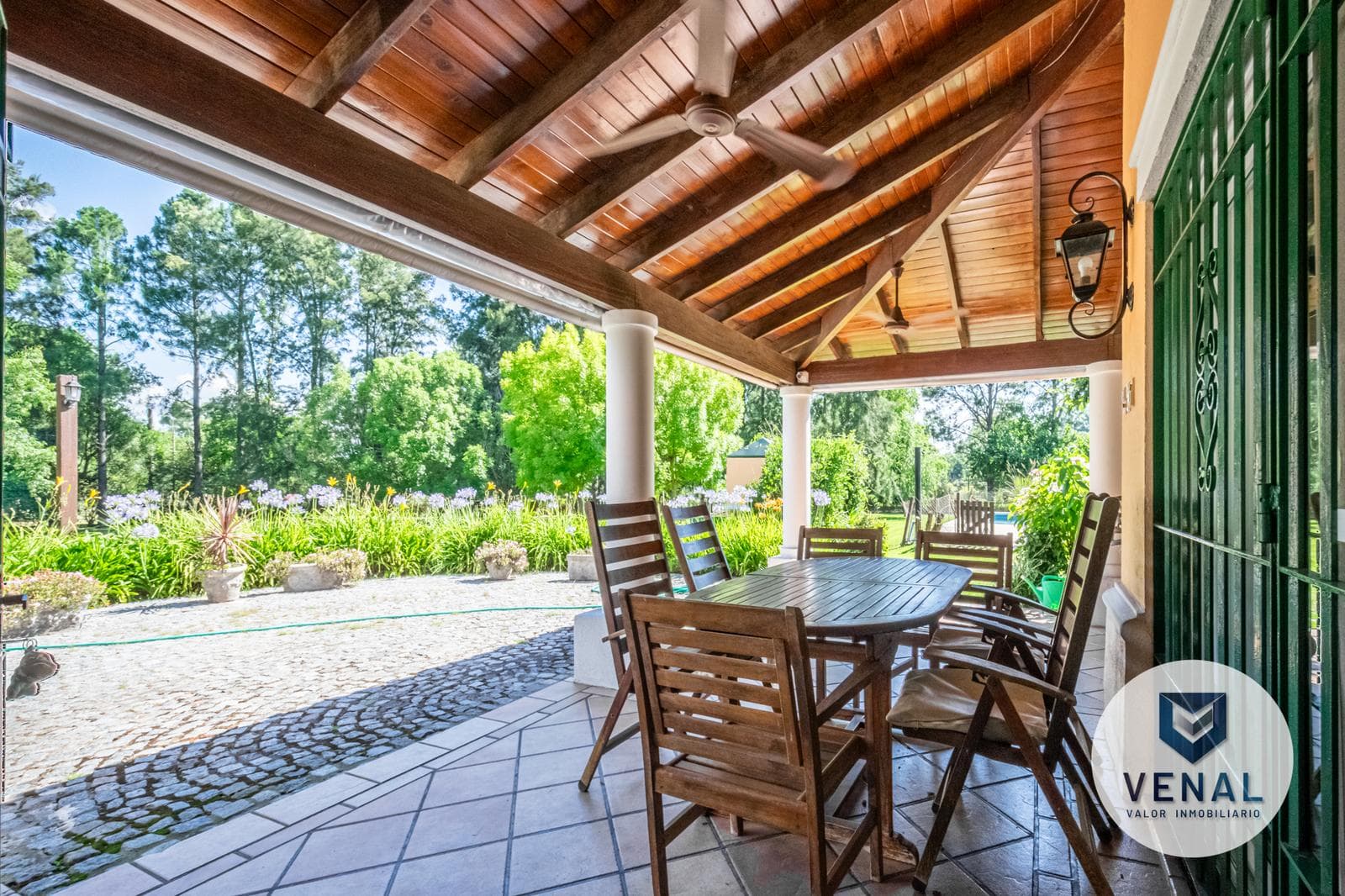 Country house for sale in Colonia de Chacras - Los Cardales, 6 km², 6 rooms, pool, barbecue area, and guest quarters