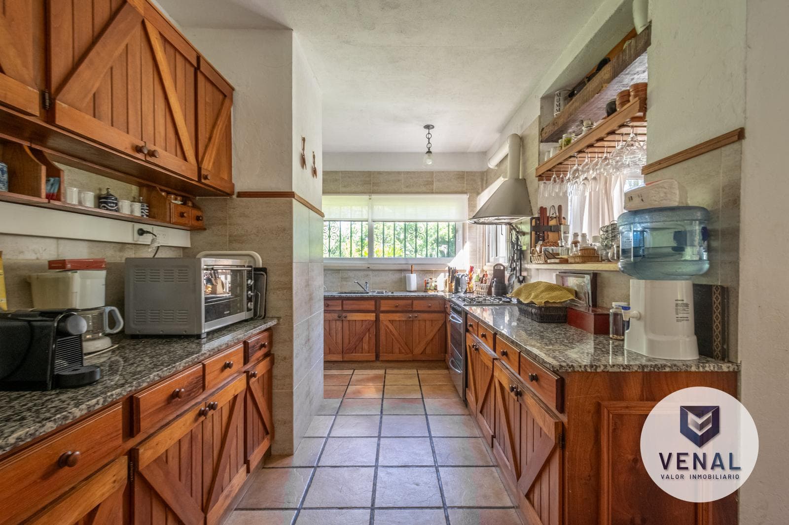Country house for sale in Colonia de Chacras - Los Cardales, 6 km², 6 rooms, pool, barbecue area, and guest quarters