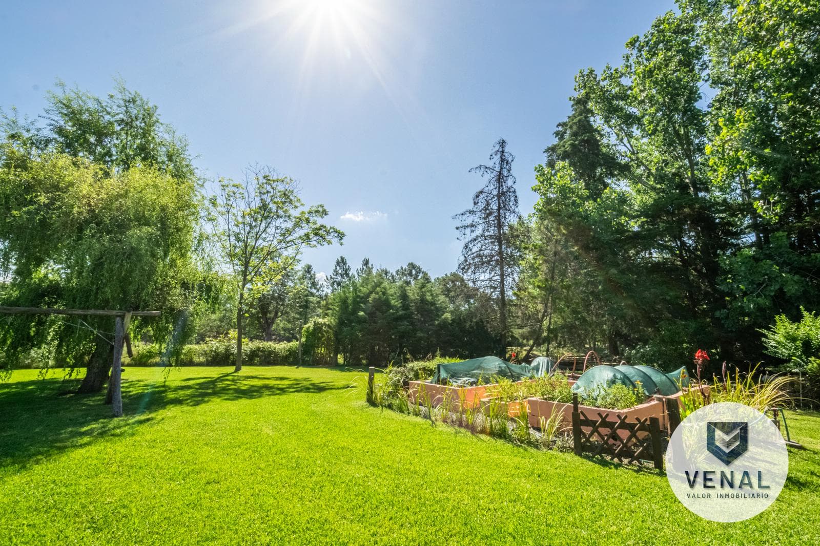 Country house for sale in Colonia de Chacras - Los Cardales, 6 km², 6 rooms, pool, barbecue area, and guest quarters