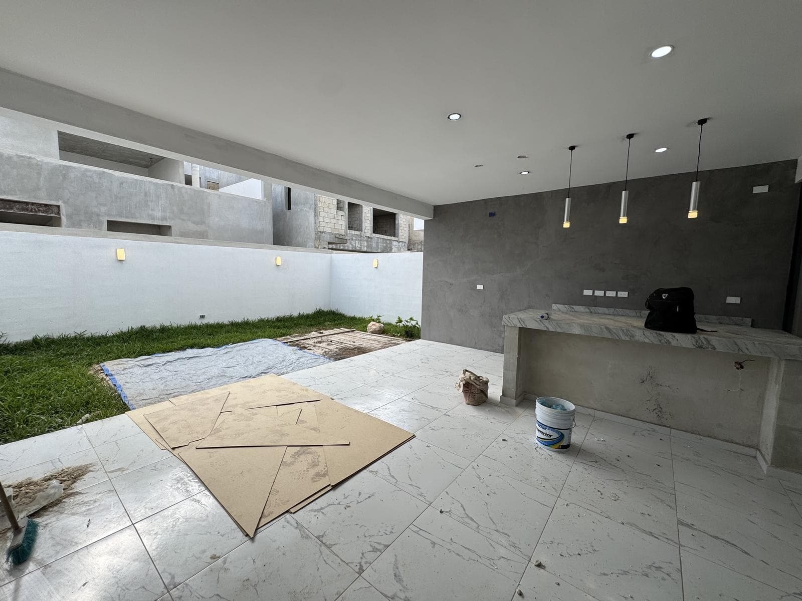 HOUSE FOR SALE IN MÉRIDA, TEMOZÓN, NTE. SOLUNA PRIVATE ESTATE, PANDORA LOT 06, DEC 2025.