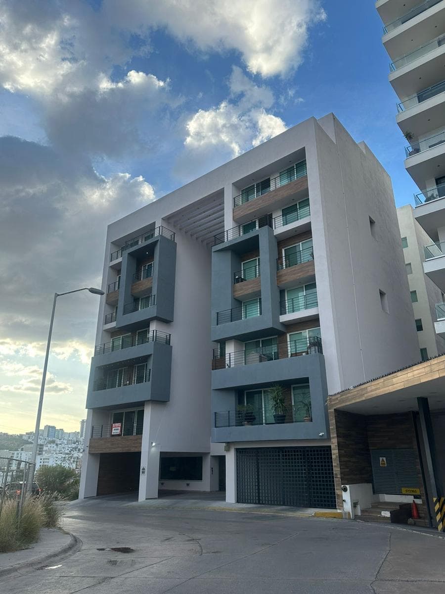 PENTHOUSE FOR RENT IN TORRE SAINT MICHAEL, PEDREGAL