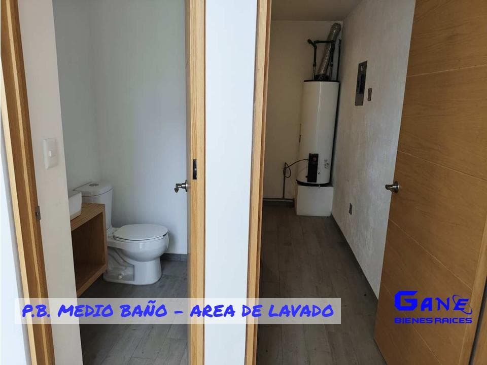 Private Home for Sale in Altus Lago Esmeralda, Atizapán, State of Mexico