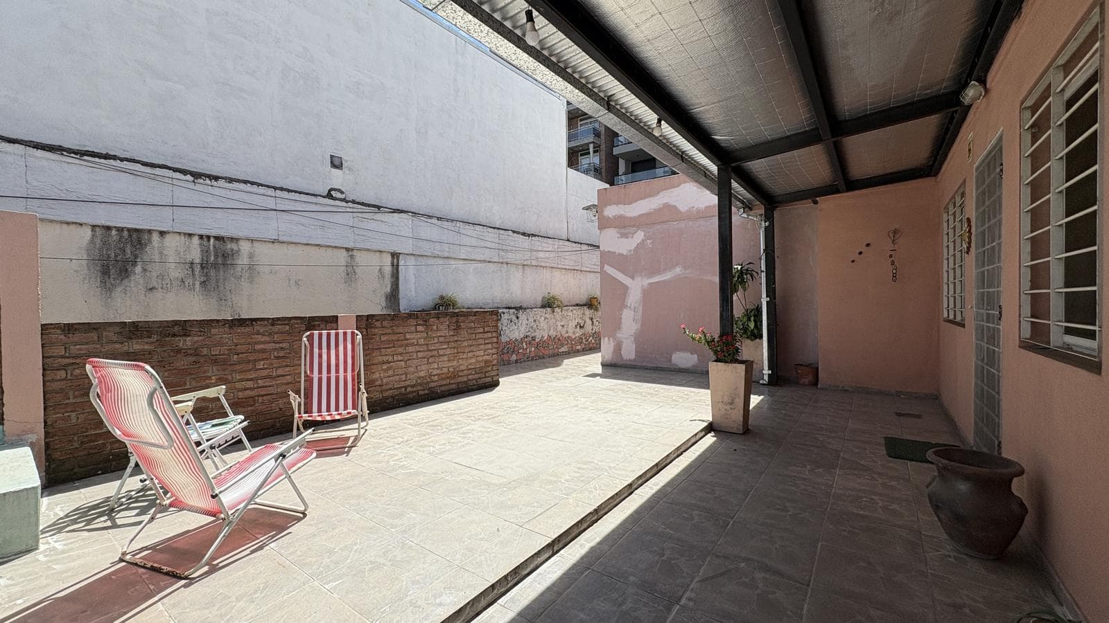 One-Bedroom House and Commercial Space for Sale. Echesortu