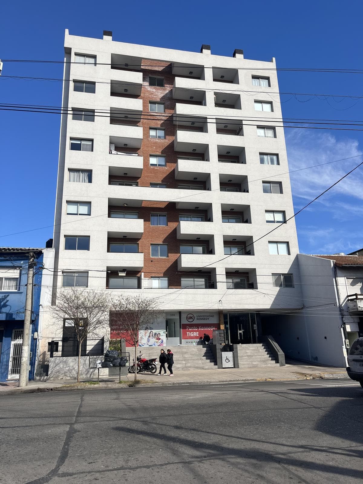 Apartment for Sale in Downtown Tigre: 2-Bedroom with Garage