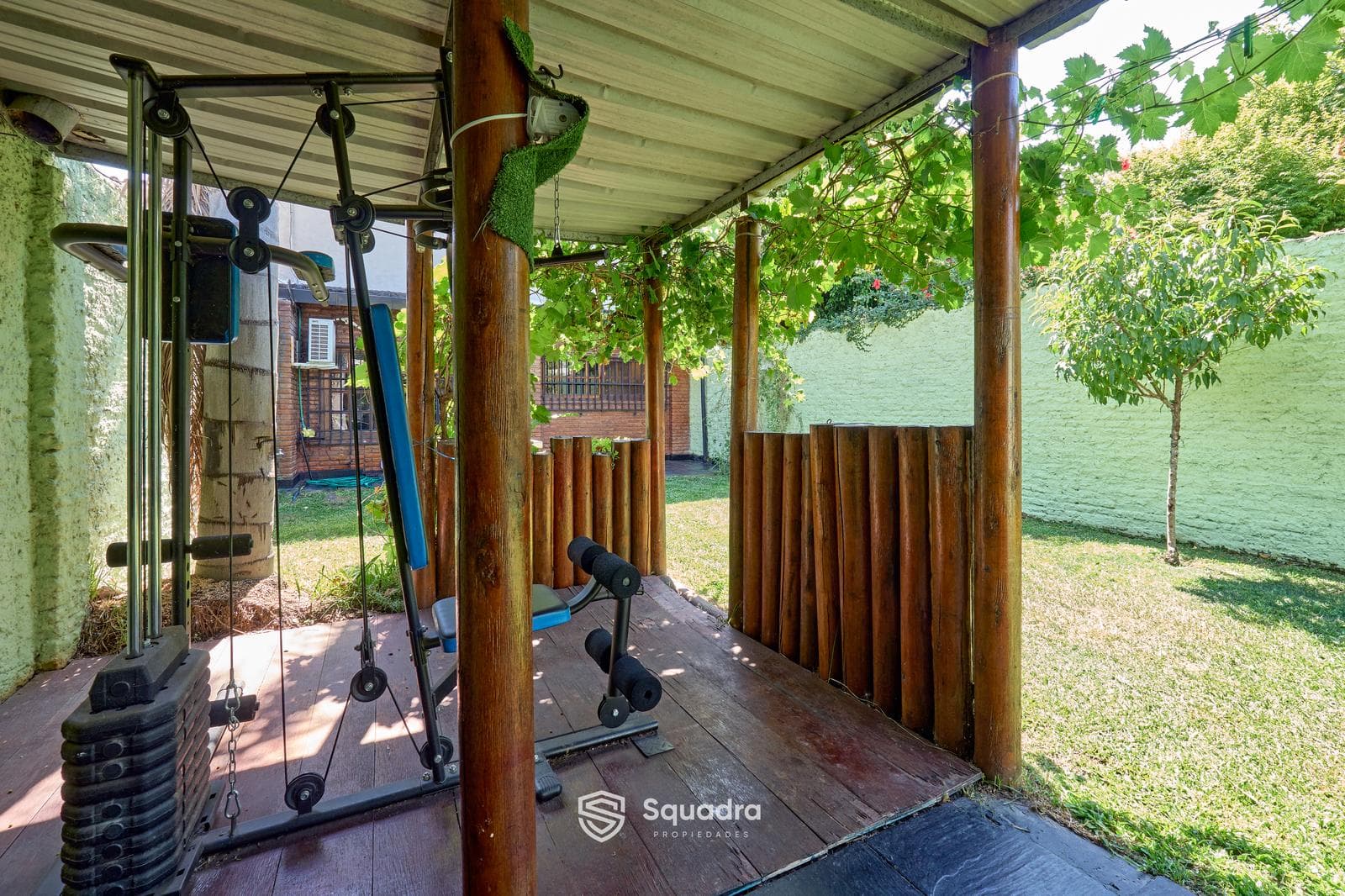 FOR SALE | TRADE - 3-bedroom house with a hot tub and garage - La Florida, Rosario. QUALIFIES FOR A MORTGAGE.