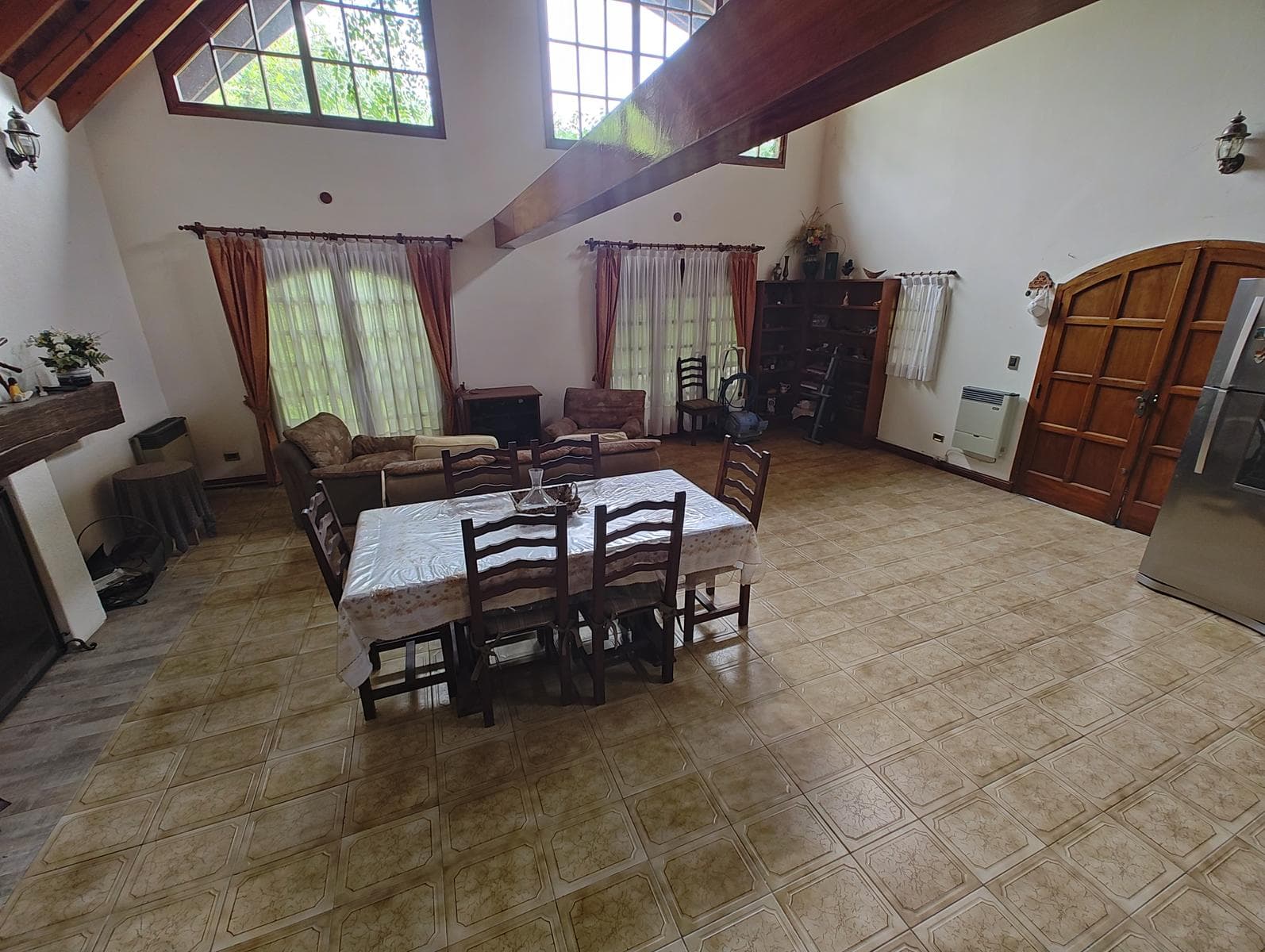 HOUSE FOR SALE IN THE LOS OMBUES NEIGHBORHOOD, FLORENCIO VARELA