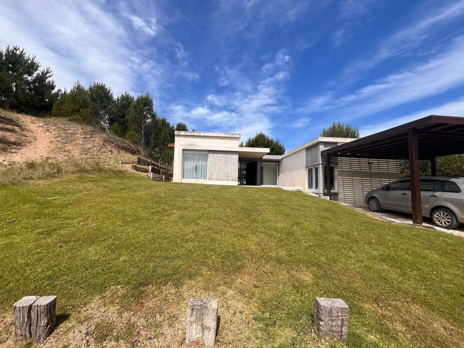 Spectacular two-story house located in Barrio Deportivo I, Costa Esmeralda