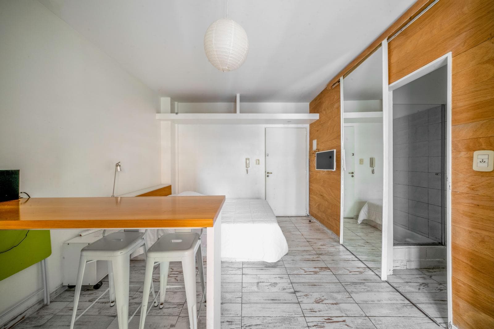 Furnished studio apartment with a balcony available for short-term rent in Palermo Soho